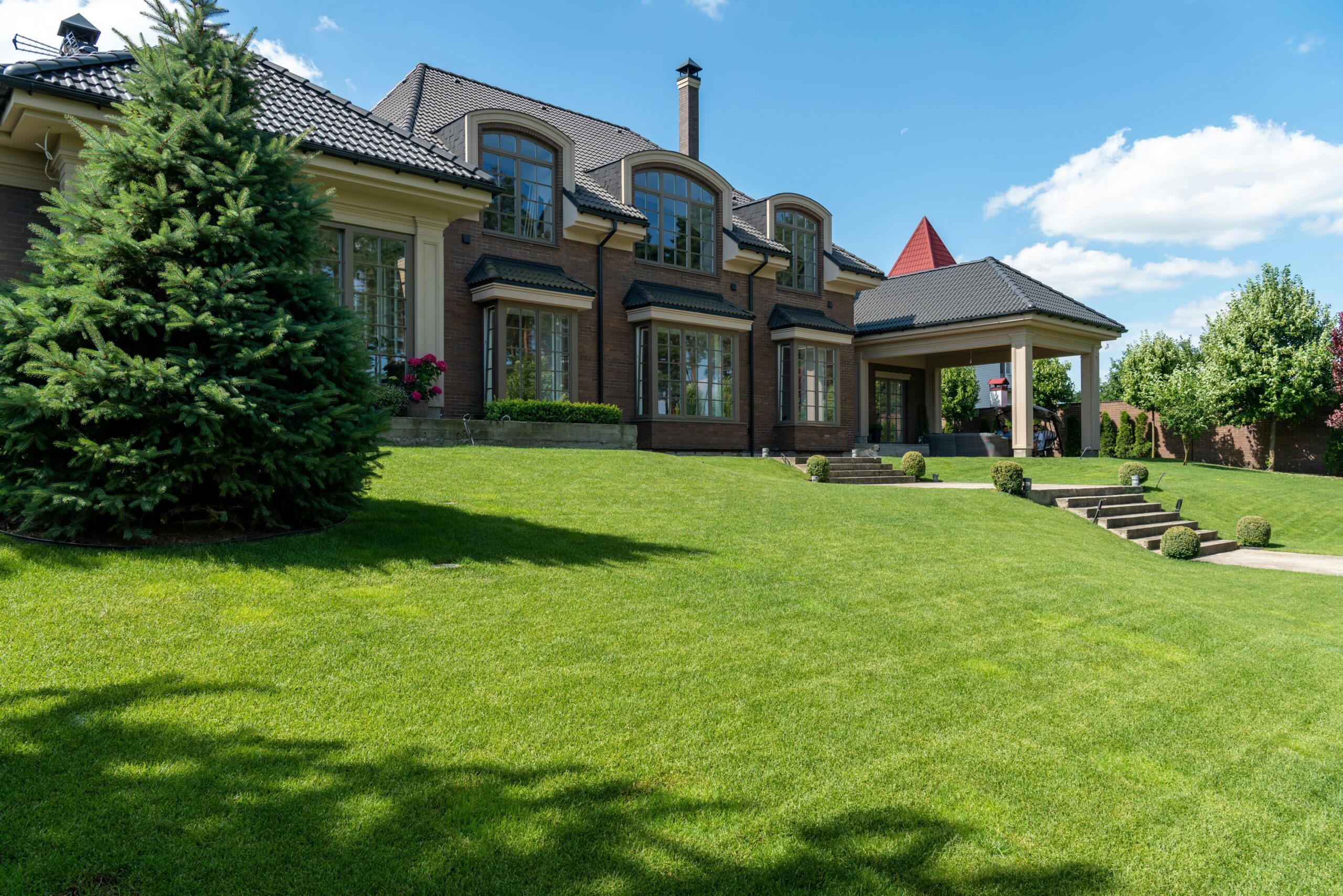 How to Build Wealth Through Real Estate (Even as a Beginner)